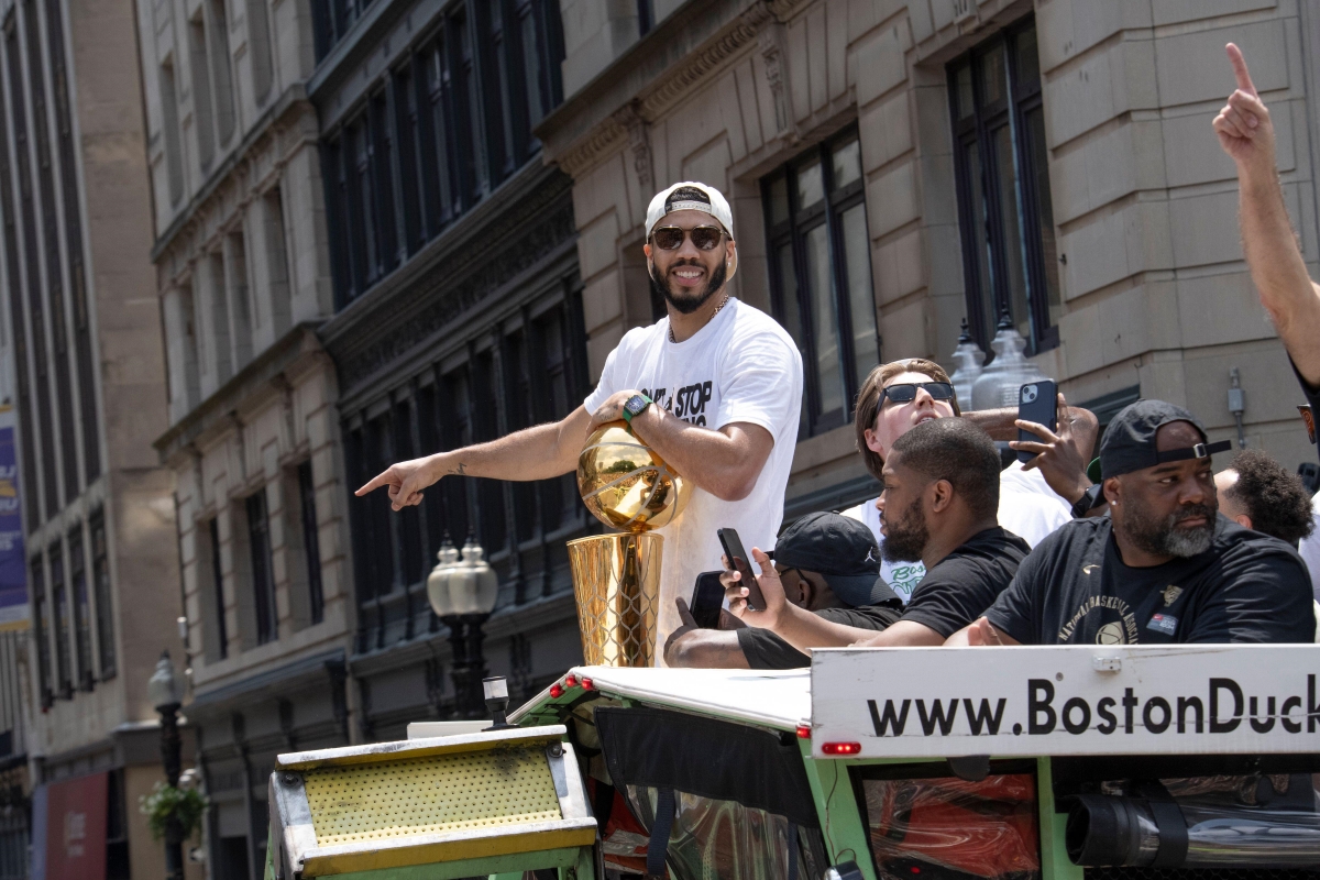 Τζέισον Τέιτουμ: Από σταρ του NBA, ιδιοκτήτης ομάδας στη γενέτειρά του