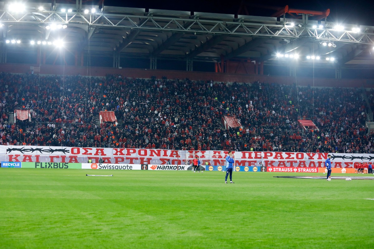 «Καμπάνα» σε ΠΑΟΚ και Ολυμπιακό από UEFA, για τη συμπεριφορά των οπαδών