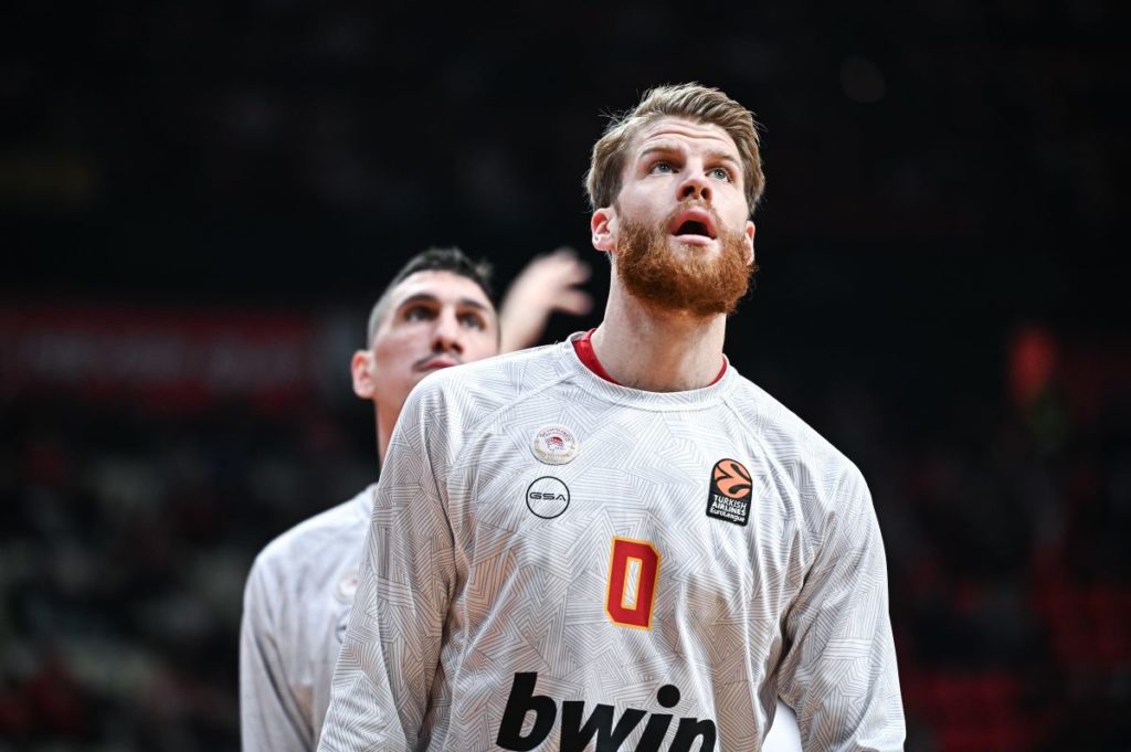 THOMAS WALKUP, OLYMPIAKOS