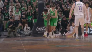 Ο «in the zone» Κέντρικ Ναν έδειξε στους παίκτες της Εφές πως είναι… μικροί για να τον σταματήσουν (vid)