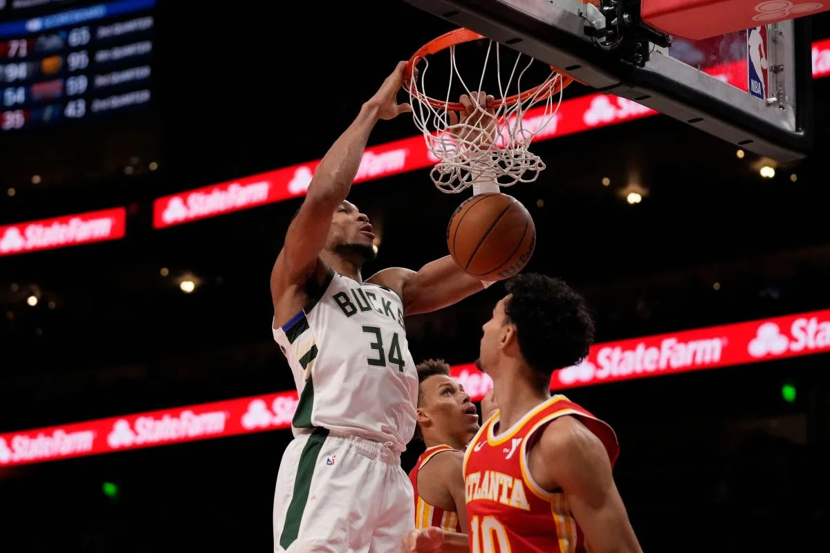 ΓΙΑΝΝΗΣ ΑΝΤΕΤΟΚΟΥΝΜΠΟ, ΜΠΑΚΣ