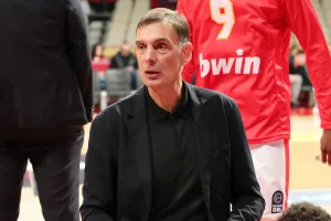 Γιώργος Μπαρτζώκας Ολυμπιακός Μουστάφα Φαλ