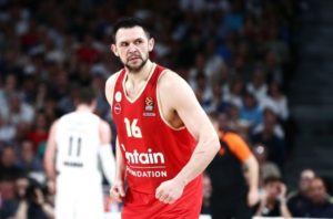 Παπανικολάου, το μαγικό «step-Pap» και η μεγάλη… επιστροφή στη σειρά!
