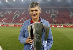 «Ο Θεός Μεντιλίμπαρ συνεχίζει να κατακτά την Ελλάδα»: Oι Ισπανοί αποθεώνουν τον προπονητή του Ολυμπιακού 