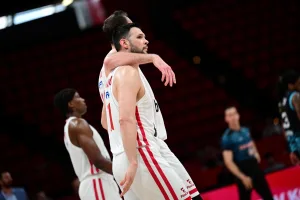 Ο ασυναγώνιστος Ολυμπιακός φλέρταρε δυο φορές σε 4 μήνες με το απόλυτο ρεκόρ