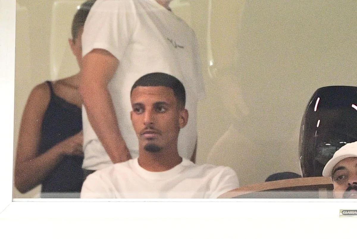 Αζεντίν Ουναΐ